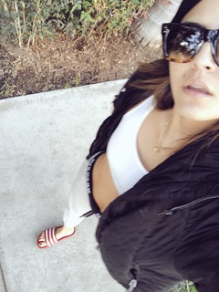Erin Lim feet photo thumbnail