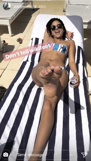 Erin Lim feet photo thumbnail