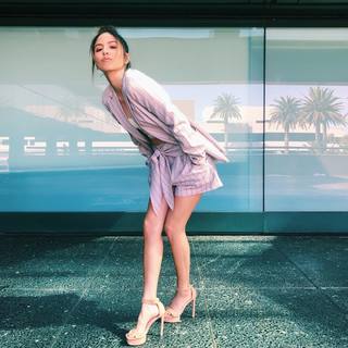 Erin Lim feet photo thumbnail