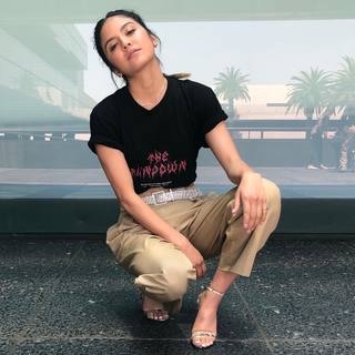 Erin Lim feet photo thumbnail
