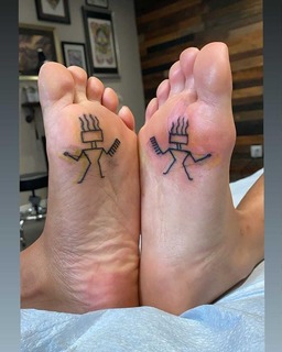 Erin Lim feet photo thumbnail
