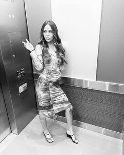 Erin Lim feet photo thumbnail