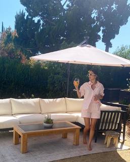 Erin Lim feet photo thumbnail