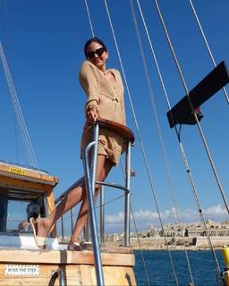Erin Lim feet photo thumbnail