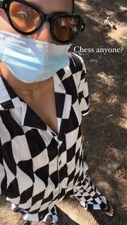 Erin Lim feet photo thumbnail