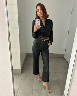 Erin Lim feet photo thumbnail