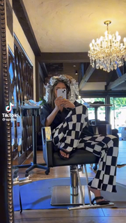 Erin Lim feet photo thumbnail