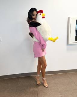Erin Lim feet photo thumbnail