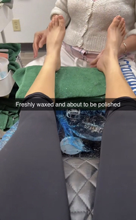 Erin Lim feet photo thumbnail