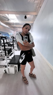 Erin Lim feet photo thumbnail
