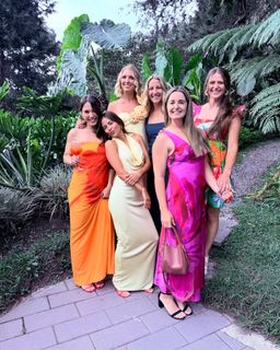 Erin Lim feet photo thumbnail