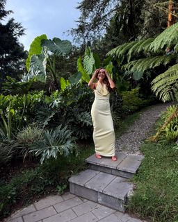 Erin Lim feet photo thumbnail