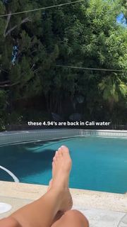 Erin Lim feet photo thumbnail