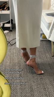 Erin Lim feet photo thumbnail