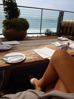 Erin Lim feet photo thumbnail