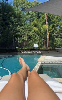 Erin Lim feet photo thumbnail