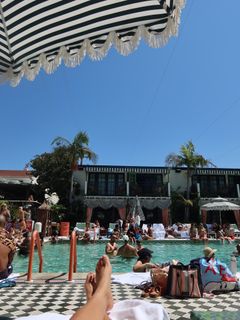 Erin Lim feet photo thumbnail