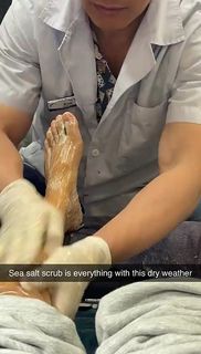 Erin Lim feet photo thumbnail