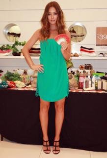 Erin McNaught feet photo 14