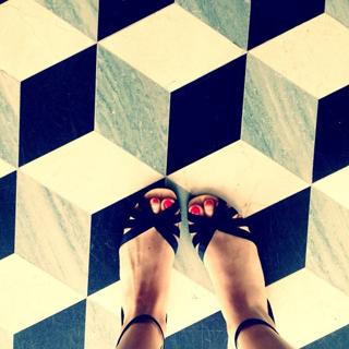 Erin Moriarty feet photo thumbnail