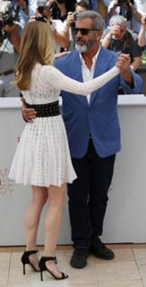 Erin Moriarty feet photo thumbnail