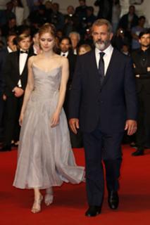 Erin Moriarty feet photo thumbnail