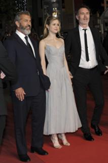 Erin Moriarty feet photo thumbnail