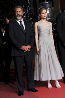 Erin Moriarty feet photo thumbnail