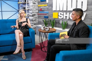 Erin Moriarty feet photo thumbnail