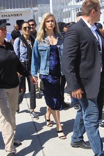 Erin Moriarty feet photo thumbnail
