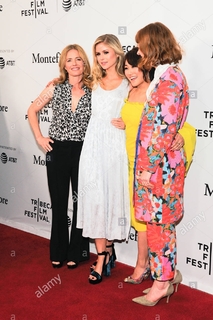 Erin Moriarty feet photo thumbnail