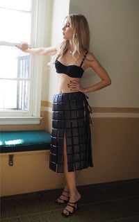 Erin Moriarty feet photo thumbnail