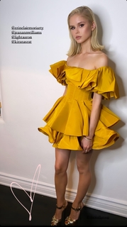 Erin Moriarty feet photo thumbnail