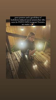 Erin Moriarty feet photo thumbnail