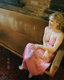 Erin Moriarty feet photo thumbnail