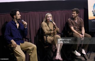 Erin Moriarty feet photo thumbnail