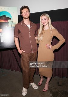 Erin Moriarty feet photo thumbnail