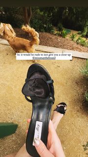 Erin Moriarty feet photo thumbnail