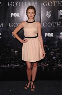 Erin Richards feet photo thumbnail