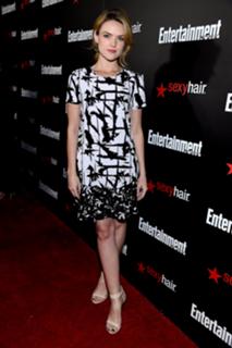 Erin Richards feet photo thumbnail
