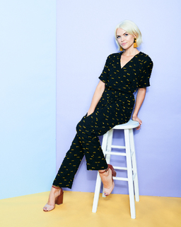 Erin Richards feet photo thumbnail