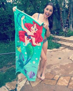 Erin Robinson feet photo 9