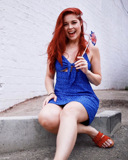 Erin Robinson feet photo 2