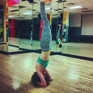 Erin Sanders feet photo thumbnail