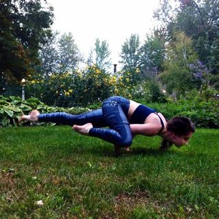 Erin Sanders feet photo thumbnail