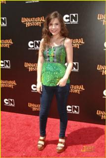 Erin Sanders feet photo thumbnail