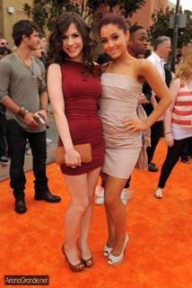 Erin Sanders feet photo thumbnail