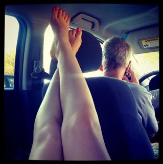Erin Sanders feet photo thumbnail