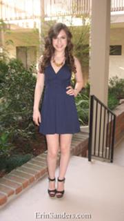 Erin Sanders feet photo thumbnail