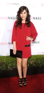 Erin Sanders feet photo thumbnail